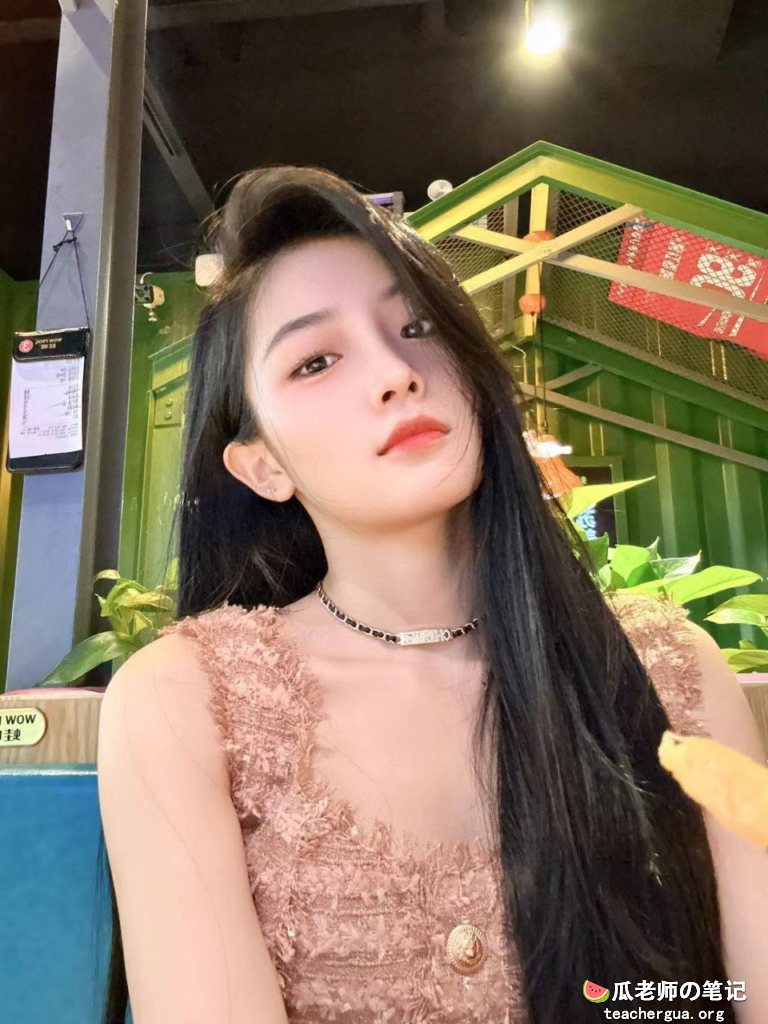 反差曝光极品初恋脸美女反差生活曝光
